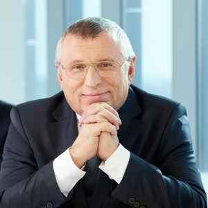 Dr. Victor H. Lindqvist
